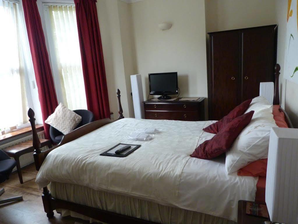 Oaklands House - Adults Only Hotel Brading Exterior foto