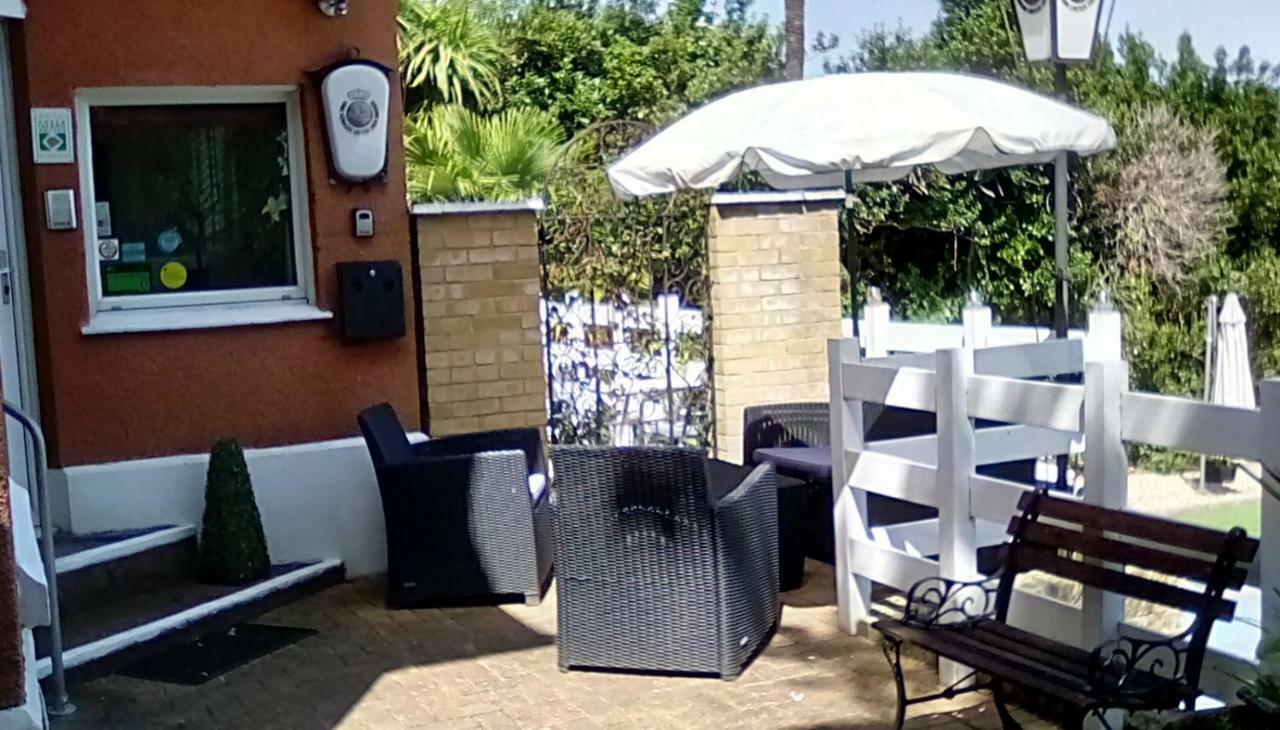 Oaklands House - Adults Only Hotel Brading Exterior foto